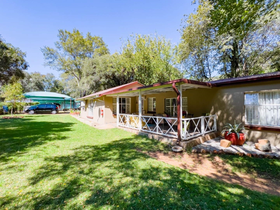 15 Bedroom Property for Sale in Hekpoort North West